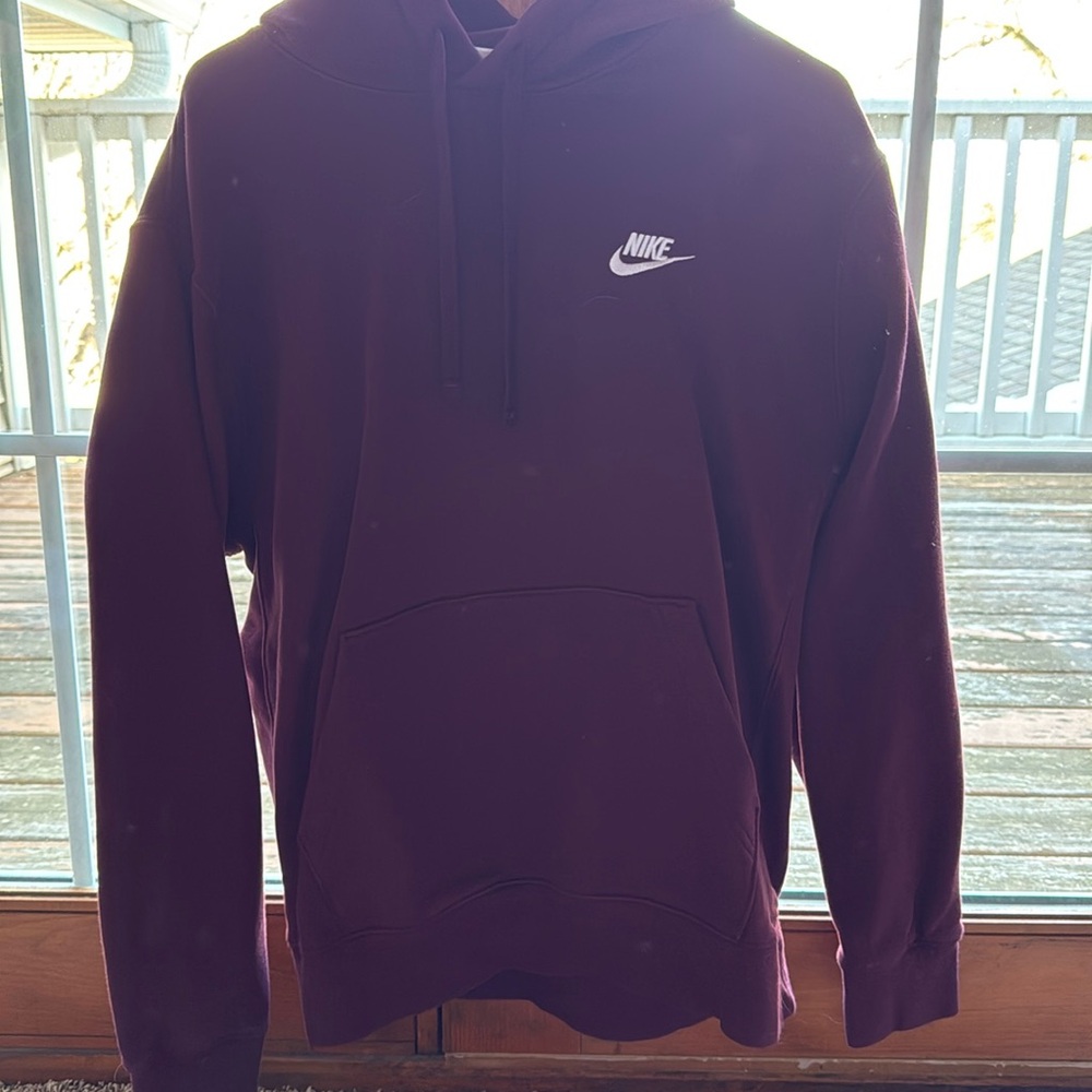 Men’s size medium  maroon Nike sweatshirt